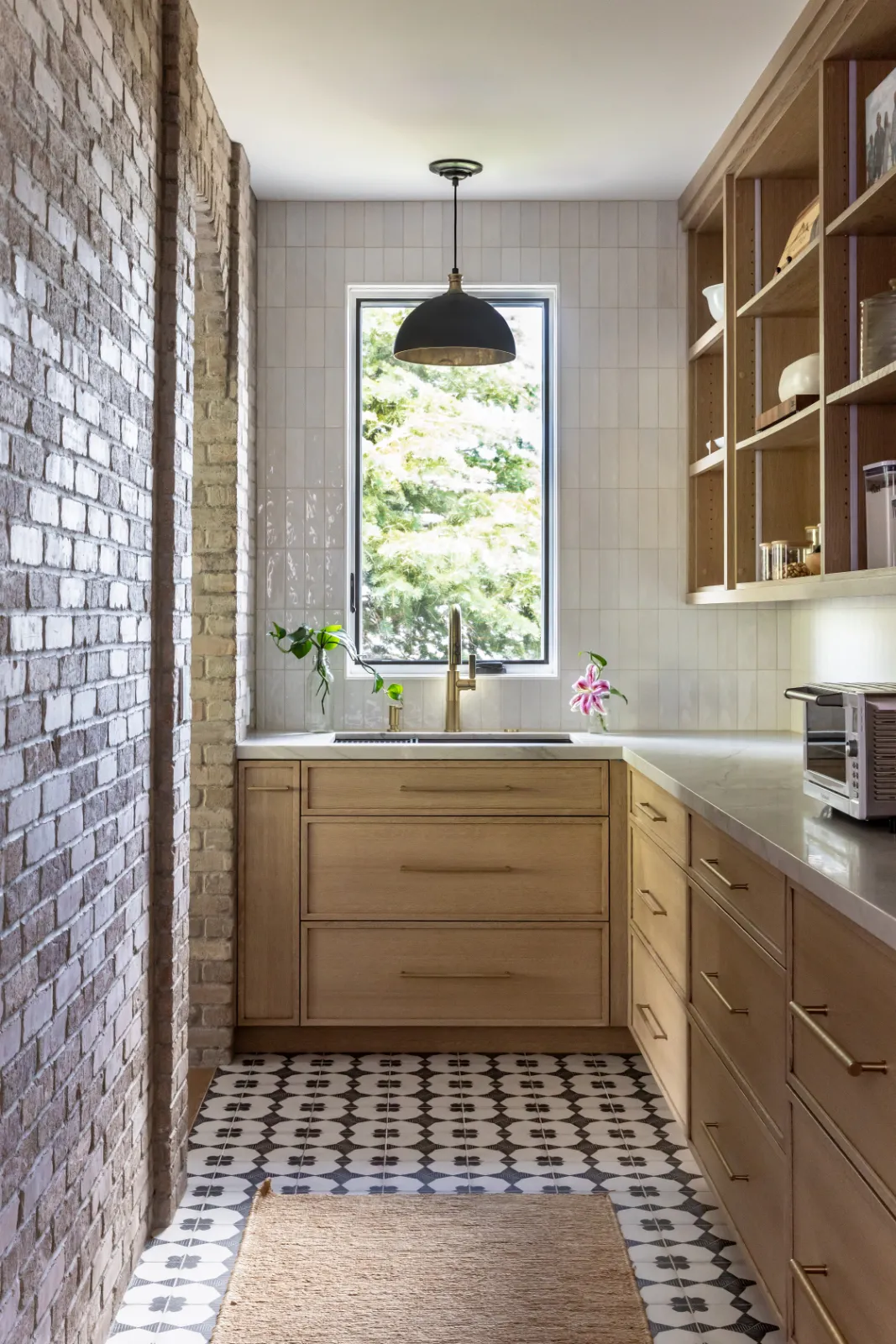 Hidden View high end kitchen and cabinetry design by Interior Concepts Design House