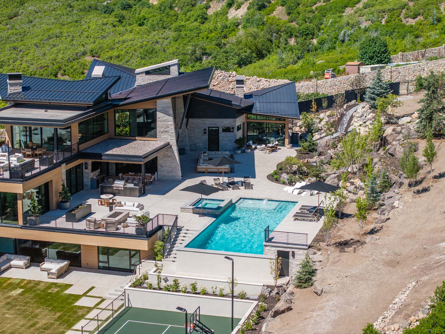 Evergreen Summit custom home kitchen and cabinetry design