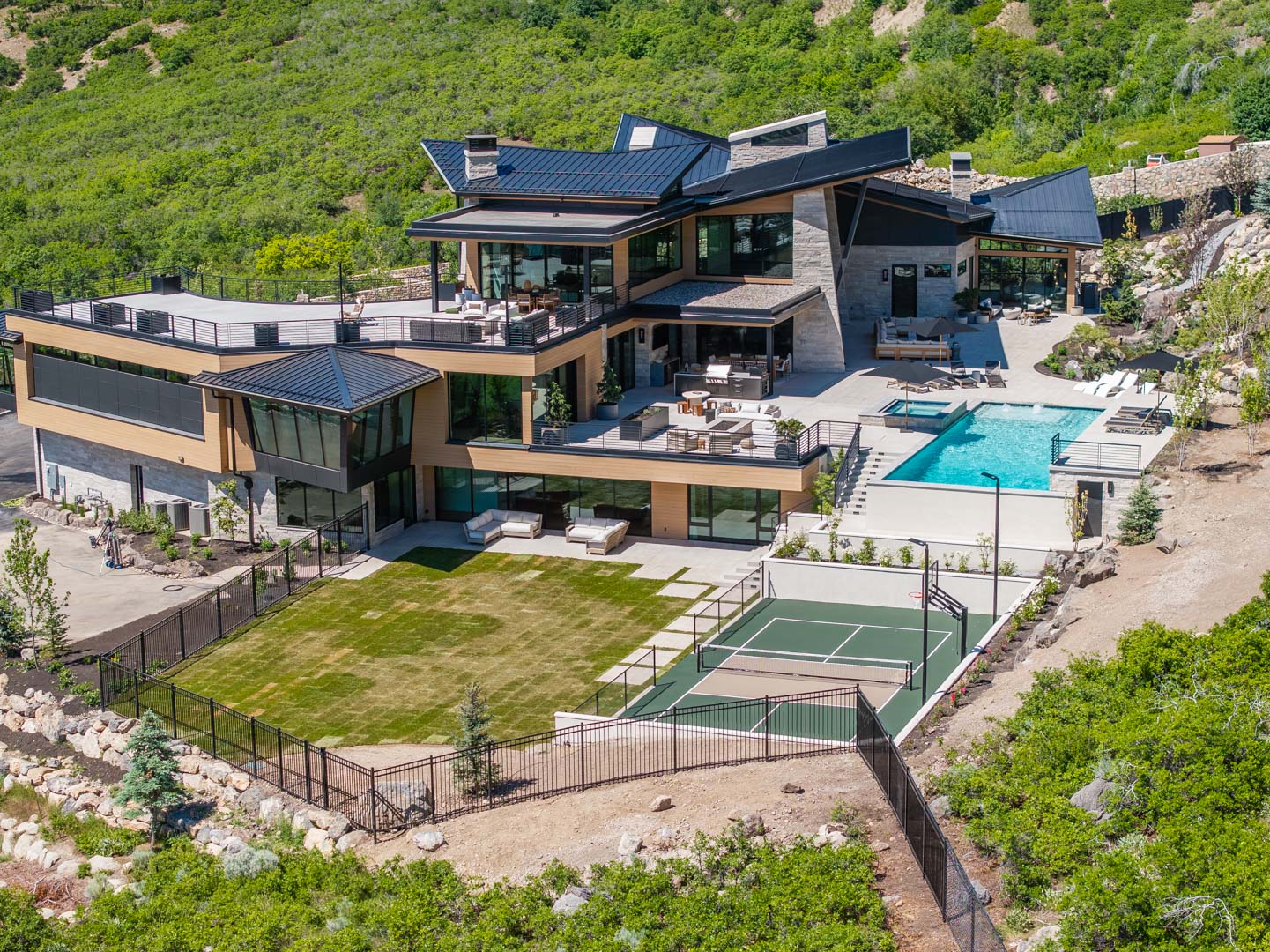 Evergreen Summit luxury kitchen design by Interior Concepts Design House