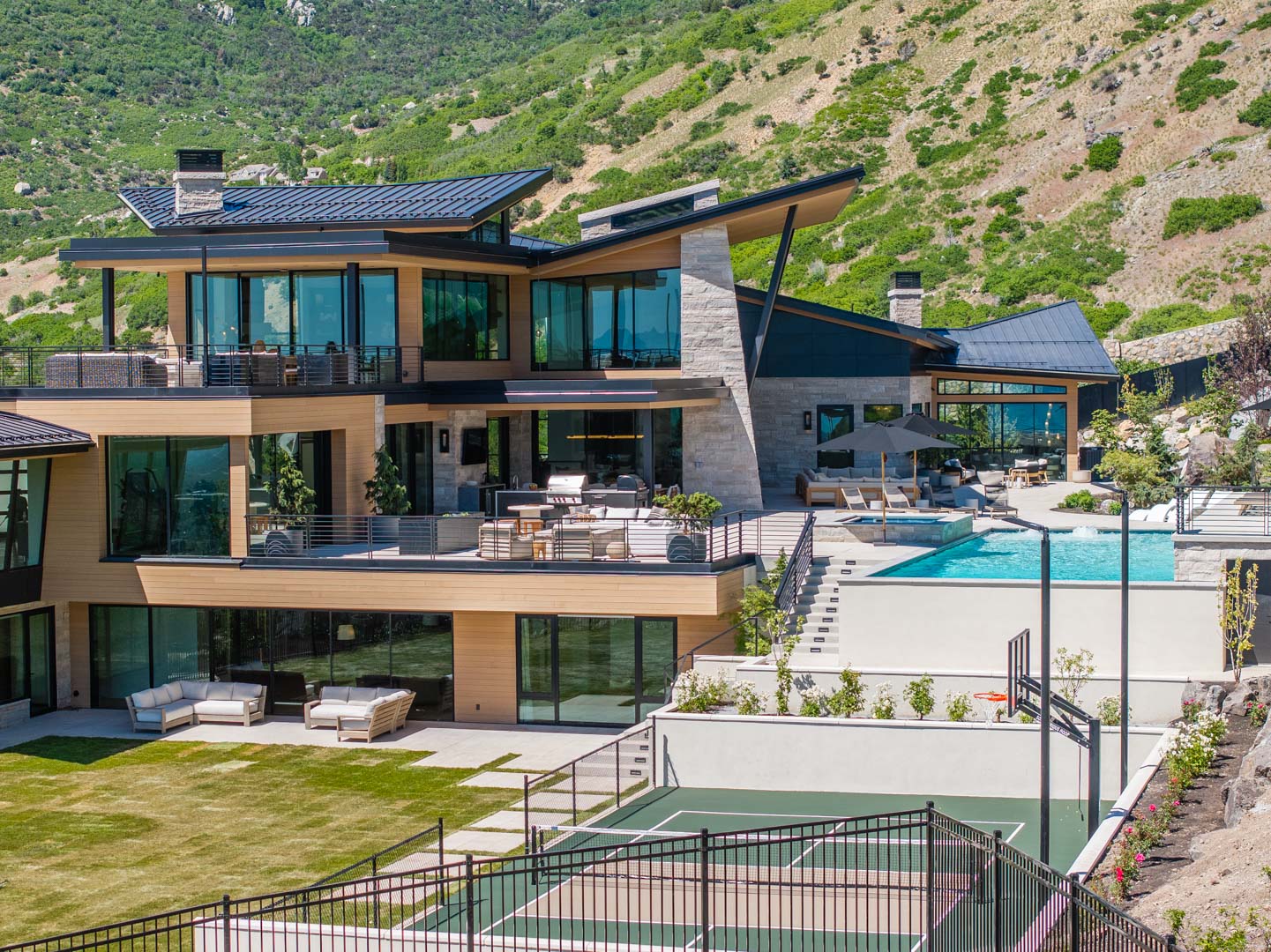 Evergreen Summit open concept living and dining design