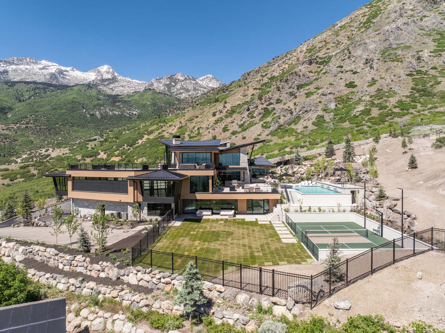 Evergreen Summit high end interior finishes and textures